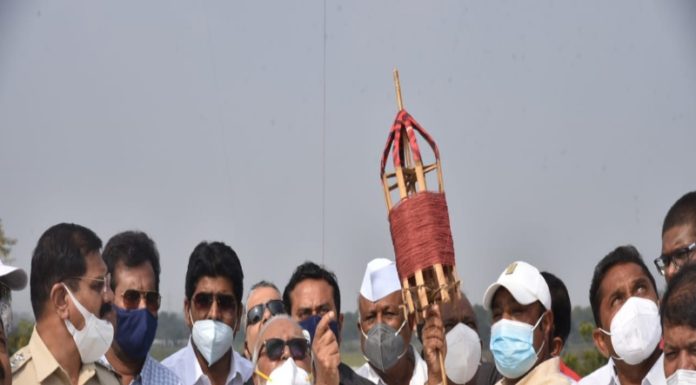 छगन भुजबळ यांनी घेतला पतंग उत्सवाचा आनंद