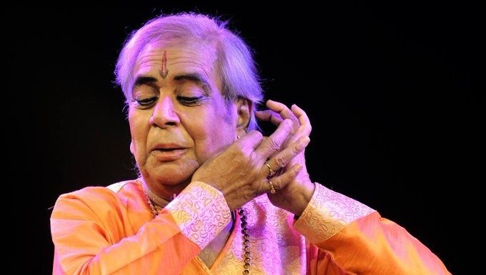 कथ्थक नृत्यकार पंडित बिरजू महाराज यांचे निधन