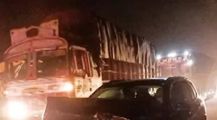 आ. संग्राम जगताप यांच्या गाडीला अपघात, थोडक्यात बचावले