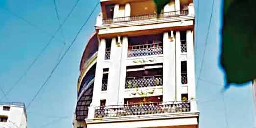 राणा कुटुंबीयांच्या घरात अनधिकृत बांधकाम