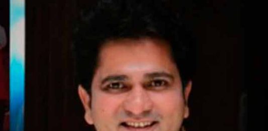 मराठी अभिनेता सुशांत शेलारच्या गाडीवर दगडफेक