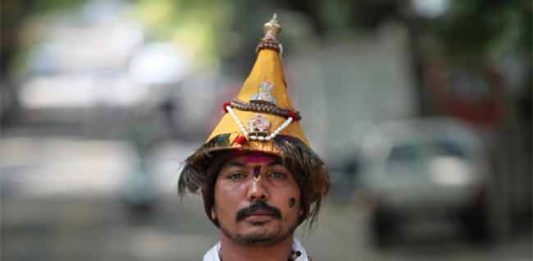 वासुदेव आला - कविता आणि काव्यकोडी