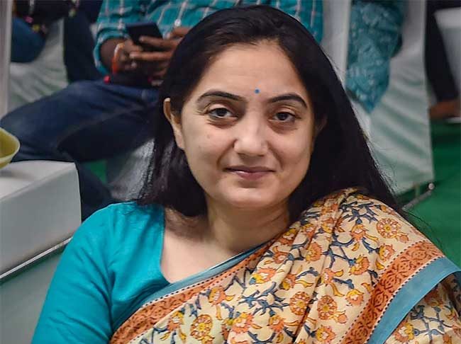 नुपूर शर्मासह ९ जणांच्या विरोधात गुन्हा दाखल