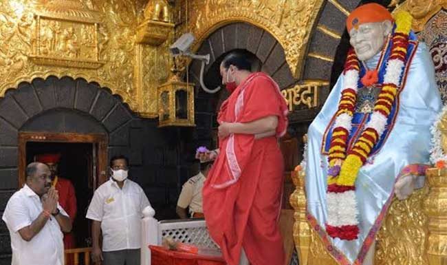 ईडीची चौकशी सोडून परब दर्शनासाठी शिर्डीत