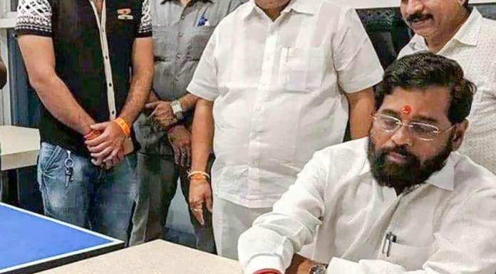 शिंदे गटाकडून उद्धव गटाला आणखी एक धक्का!