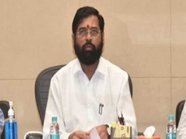 रस्त्यावरील खड्डे, वाहतूक कोंडी मुक्त करण्यासाठी स्वतंत्र यंत्रणा कार्यान्वित करा - मुख्यमंत्री