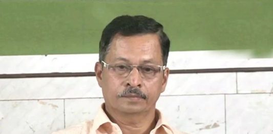 Shraddha Walker Murder Case : अशी वेळ कोणावरही येऊ नये; श्रद्धाचे वडील फडणवीसांना भेटल्यानंतर माध्यमांसमोर बोलले!