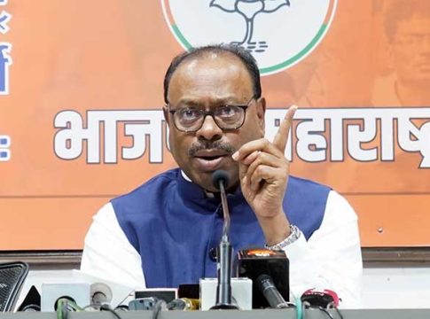 Chandrashekhar Bawankule : भगव्या ध्वजाला फडकं म्हणणं हा उद्धव ठाकरेंचा नतद्रष्टेपणा!