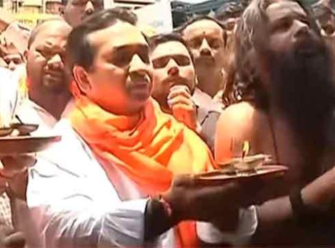 मंदिराला धूप दाखवण्याची कोणतीही परंपरा नाही : नितेश राणे