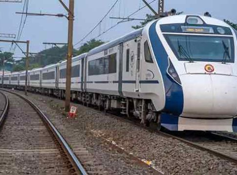 कोकण मार्गावरील वंदे भारत एक्स्प्रेसचा ठरला मुहूर्त; जाणून घ्या वेळापत्रक...