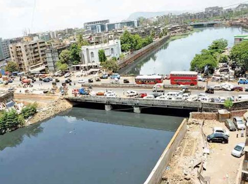 मिठी नदीतून गाळ काढण्याचे काम १०० टक्के पूर्ण