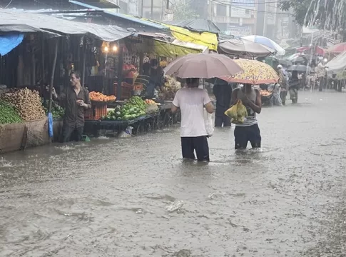 Rain Update: भिवंडीत मुसळधार पावसाने बाजारपेठ पाण्याखाली