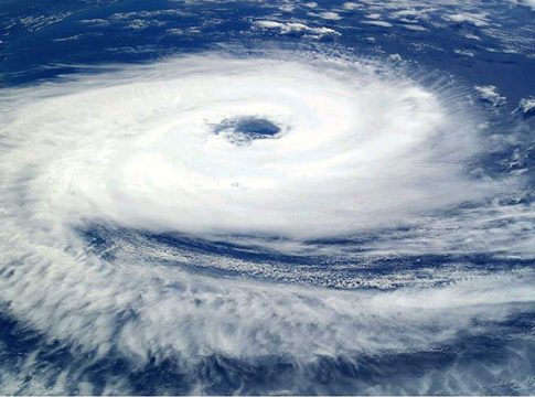 Fengal Cyclone : तामिळनाडूच्या किनारपट्टीला धडकणार 'फेंगल' चक्रीवादळ!