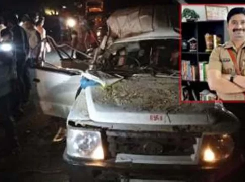 गाडीवर झाड कोसळल्याने सहायक पोलीस निरीक्षकासह चालकाचा मृत्यू; ३ जण गंभीर