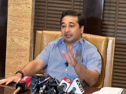 काँग्रेसला देशातील सनातन हिंदू धर्म संपवायचा आहे काय?