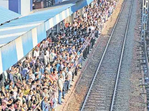 ओव्हरहेड वायर तुटली, लोकल वाहतूक कोलमडली