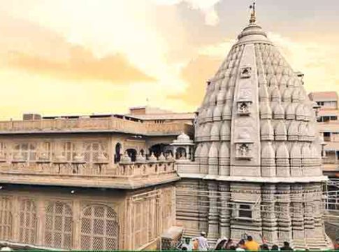 Gajanan Maharaj : धन्य ते संत सज्जन। भक्त त्यांचे निर्वाण॥