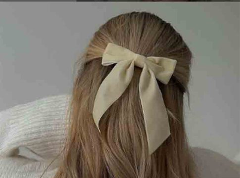 Hair Fall: तुमचे केस खूप गळतायत? गंभीर आजाराचे लक्षण तर नाही ना..