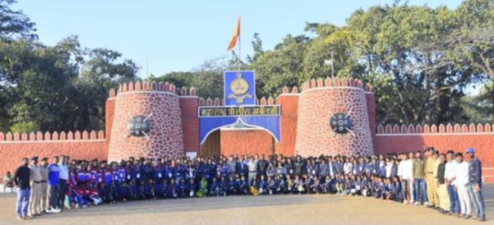 Police Academy: चार राज्यातील आदिवासी युवा युवतींची महाराष्ट्र पोलीस अकॅडमीला भेट