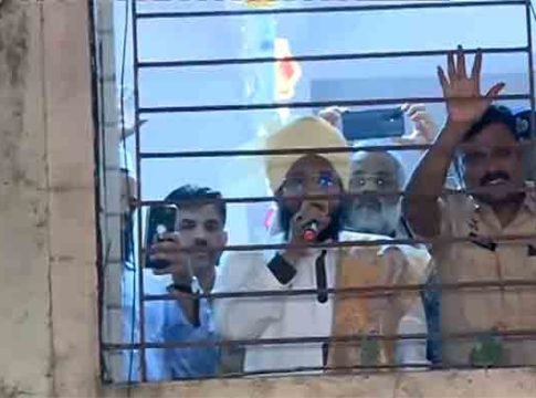 प्रक्षोभक भाषण केल्याप्रकरणी मुफ्ती सलमान अजहरींना अटक