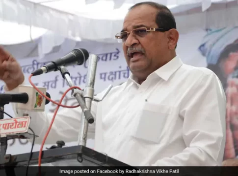 अस्तित्व दाखविण्यासाठी पाण्याचे राजकारण करत आहे : मंत्री विखे