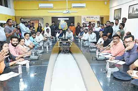 वरळी कोळीवाडा परिसर अतिक्रमणमुक्त राहिल याची दक्षता घ्या