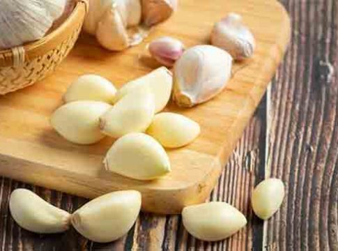 Garlic Benefits: दररोज सकाळी खा कच्चा लसूण, होतील आश्चर्यकारक फायदे