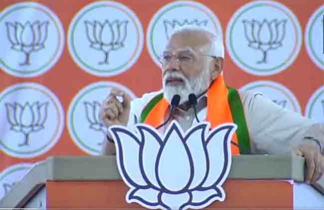 LS Elections 2024 : याकूब मेमनची कबर सांभाळणा-या काँग्रेस आणि खोट्या शिवसेनेला धडा शिकवा