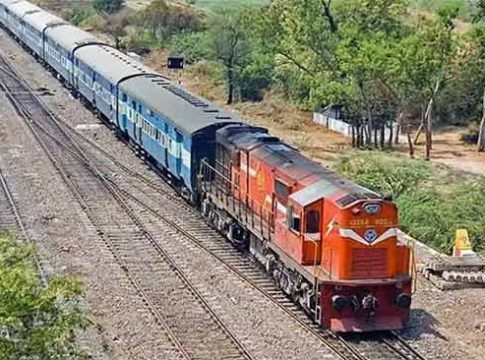 Mumbai Pune Railway : मुंबई-पुणे प्रवाशांचे होणार हाल! रविवारी घेणार पॉवर ब्लॉक