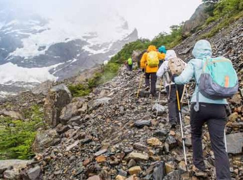 Uttrakhand News : ट्रेकिंग करणे बेतले जीवावर! ८ ट्रेकर्सचा मृत्यू तर १४ जण अडकल्याची भीती