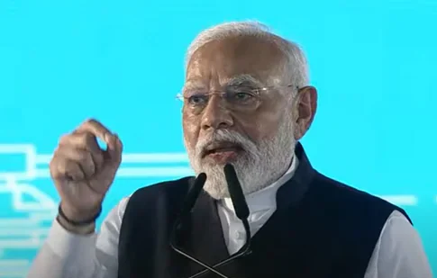 ‘भारताने जगाला युद्ध नाही तर बुद्ध दिले’