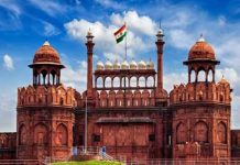 'लाल किल्ला आमचा!' म्हणणाऱ्या मुघल वंशज महिलेची याचिका सुप्रीम कोर्टानं फाडून फेकली!