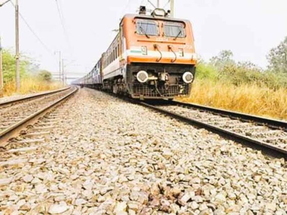 Railway Update : प्रवाशांना दिलासा! महापरिनिर्वाण दिनानिमित्त रेल्वेचा मोठा निर्णय