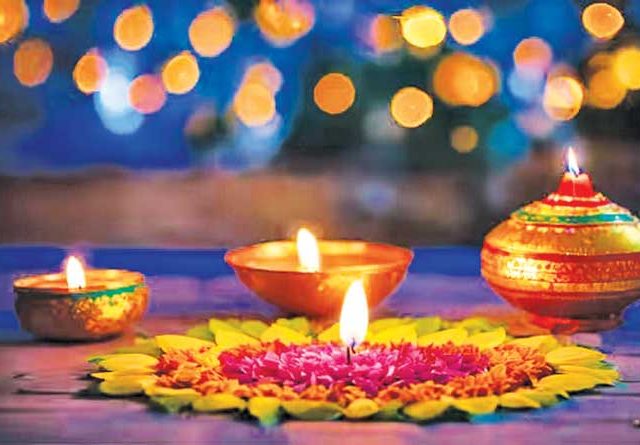 दिवाळीत दुःखी राहायचं की सुखी तुम्हीच ठरवा...