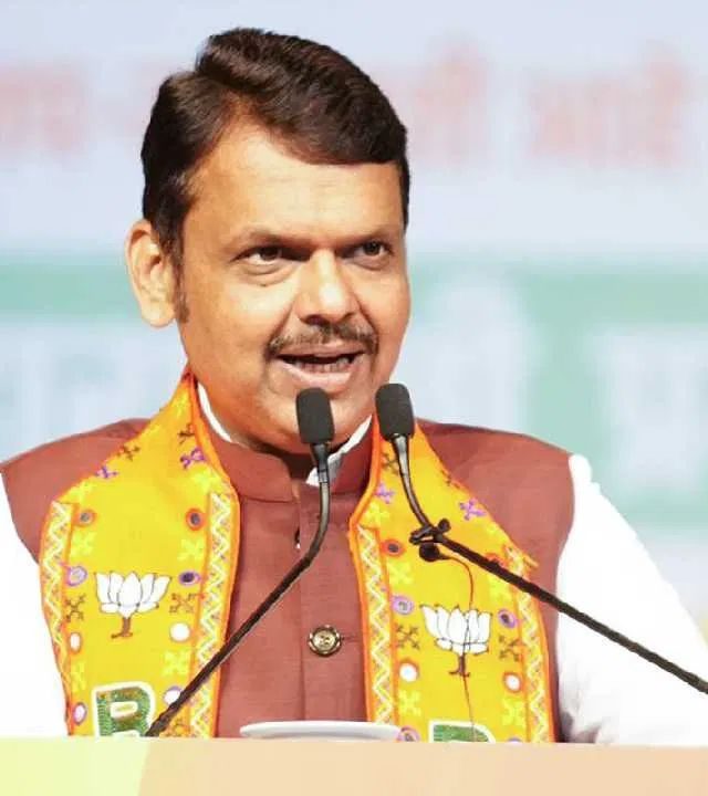 Devendra Fadnavis : देवेंद्र फडणवीसांकडून महाराष्ट्रातील शेतकऱ्यांना सुखावणारा मोठा शब्द