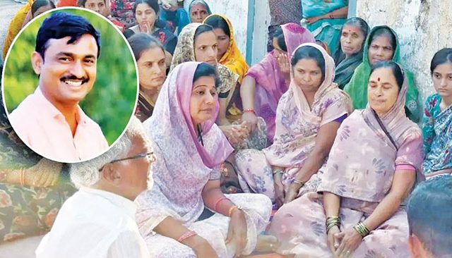 Beed Morcha : बीडमध्ये आज सर्वपक्षीय मोर्चा! गावातील सर्व दुकानं आणि आस्थापना बंद