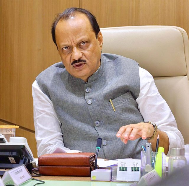 गिरणी कामगारांच्या घरांच्या किमती कमी करण्याचे उपमुख्यमंत्र्यांचे आश्वासन