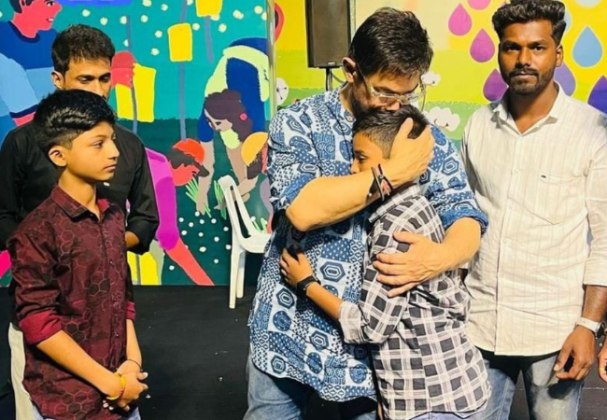 Aamir Khan : आमिर खानने घेतली संतोष देशमुखांच्या मुलांची भेट