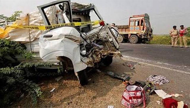Madhya Pradesh : मध्य प्रदेशमध्ये भीषण अपघात;  ट्रक आणि SUV च्या धडकेत ८ जणांचा मृत्यू  १४ गंभीर
