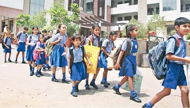 मराठीचा अभिमान म्हणजे हिंदीचा द्वेष नव्हे...