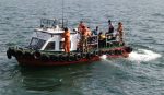 Ratnagiri News : समुद्रात बोट बुडाली पण 'अल फरदिन'ने वाचवले १६ तरुणांचे प्राण!