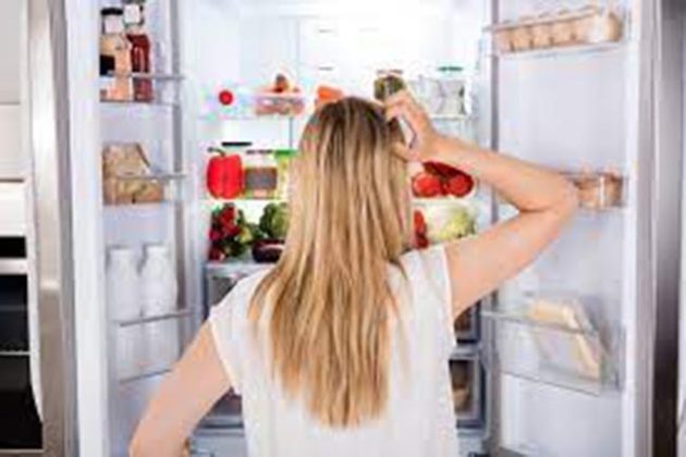 Rafrigerator Care: फ्रिज भिंतीपासून किती अंतरावर असावा?