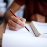 NEET Exam 2025: काही मिनिटांच्या उशिरामुळे २ विद्यार्थिनींना प्रवेश नाकारला, वर्ष वाया जाण्याची भीती