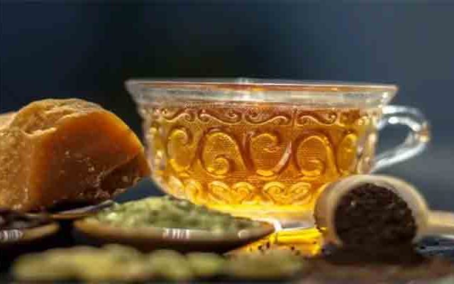 Health: उन्हाळ्याच्या दिवसांत गुळाचे पाणी प्यायल्याने मिळतात हे फायदे