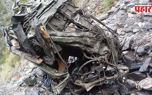 Jammu Kashmir Accident : लष्कराचा ७०० फूट खोल ट्रक दरीत कोसळून मोठी दुर्घटना! ३ जवान शहीद