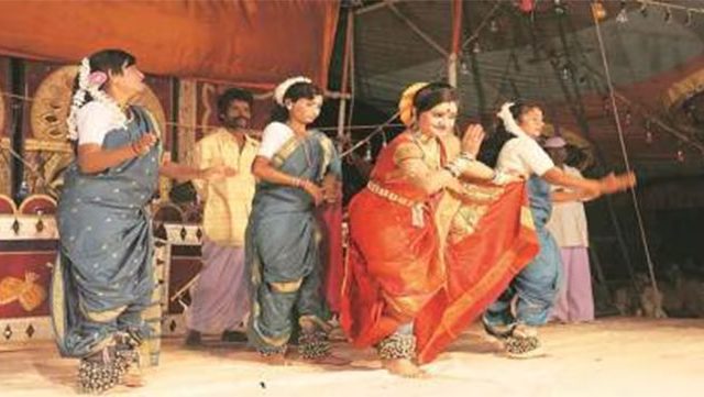 कालबाह्य झालेल्या लोककला