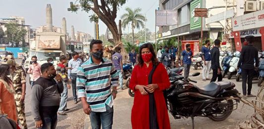 फुटपाथवरील अतिक्रमणावर पालिकेची कारवाई