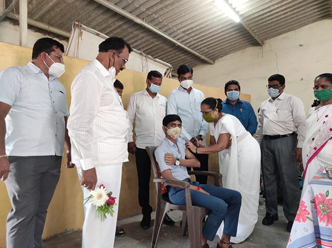 वाड्यामध्ये लसीकरणाला उत्स्फूर्त प्रतिसाद