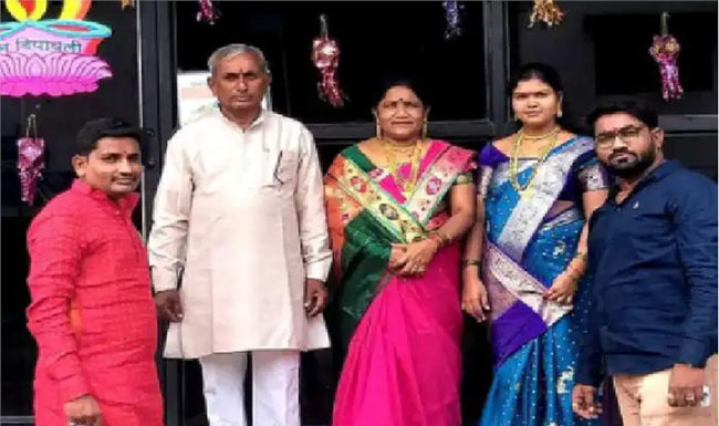 बार्शीतील 'फटे स्कॅम' प्रकरणी विशाल फटेचे वडील आणि भाऊ ताब्यात