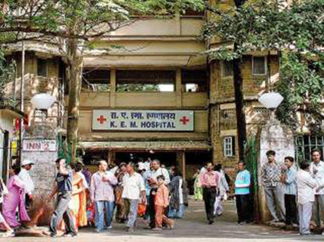उच्च न्यायालयाच्या टीकेनंतर केईएम रुग्णालयात पाणी साचण्याची समस्या सोडवली
